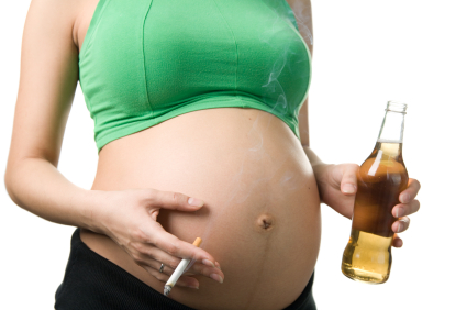 Resultado de imagen para embarazo  y cigarrillo