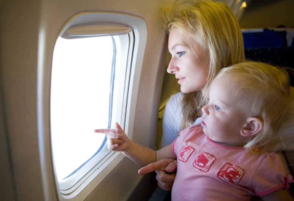 Viajar en avión bebés | Planeta Mamá