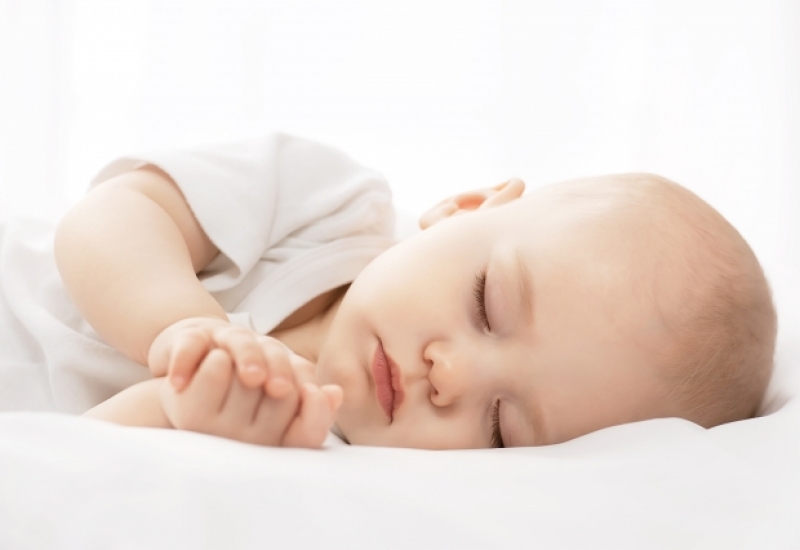 ¿Cómo enseñarle a dormir a nuestros bebés?