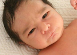 ¿Es un mito que pelar al bebé recién nacido hace que su pelo crezca mas fuerte?