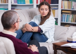 ¿Cómo es el tratamiento psicológico de un adolescente?
