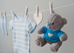 ¿Qué tipo de ropa debe usar el recién nacido? ¿Cómo lavarla?